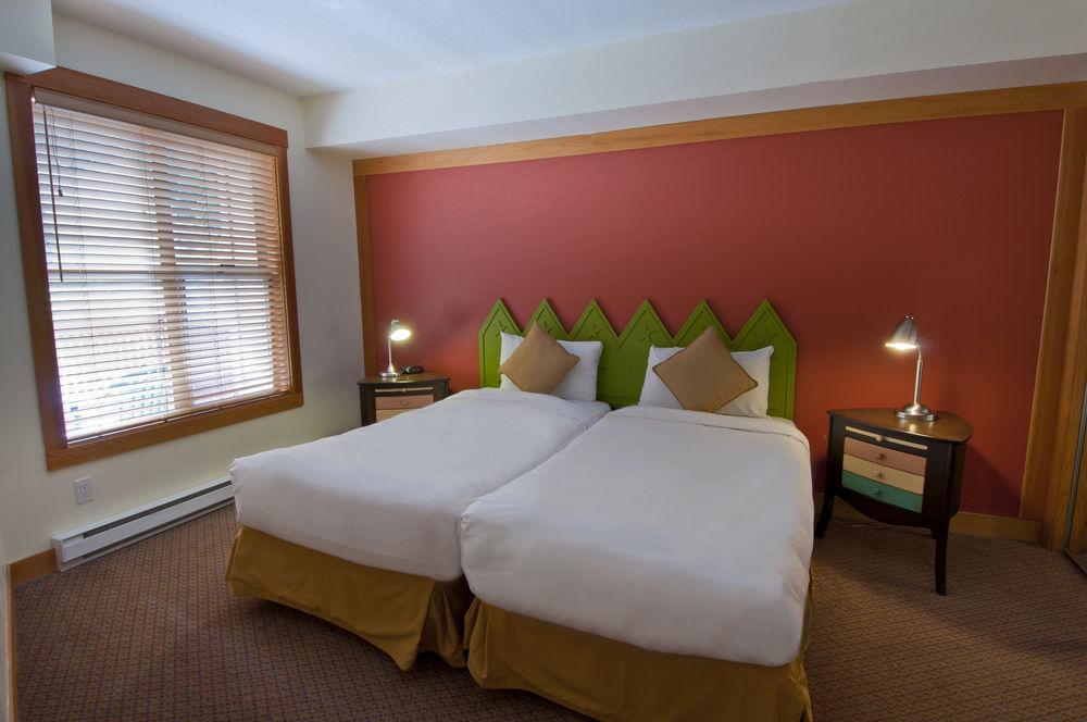 Hotel Lodging Ovations Whistler Exterior foto